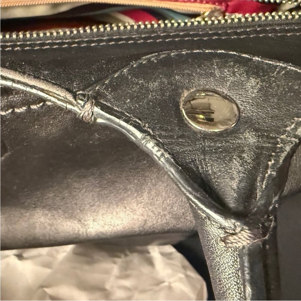 Coach Bleecker Legacy Stripe
F14383 black leather vintage tote w/double handles. - Picture 14 of 16